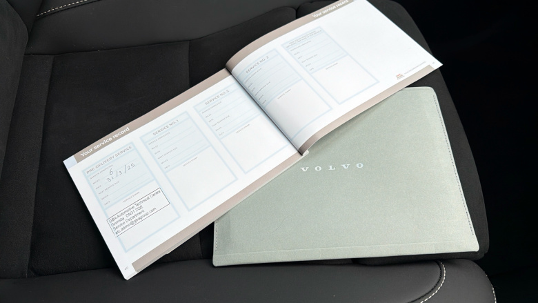 Volvo XC40 2.0 B3P Plus Black Edition 5dr Auto Petrol Estate